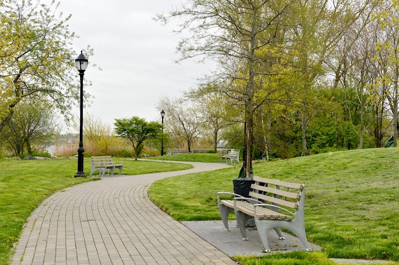 Clason Point Park