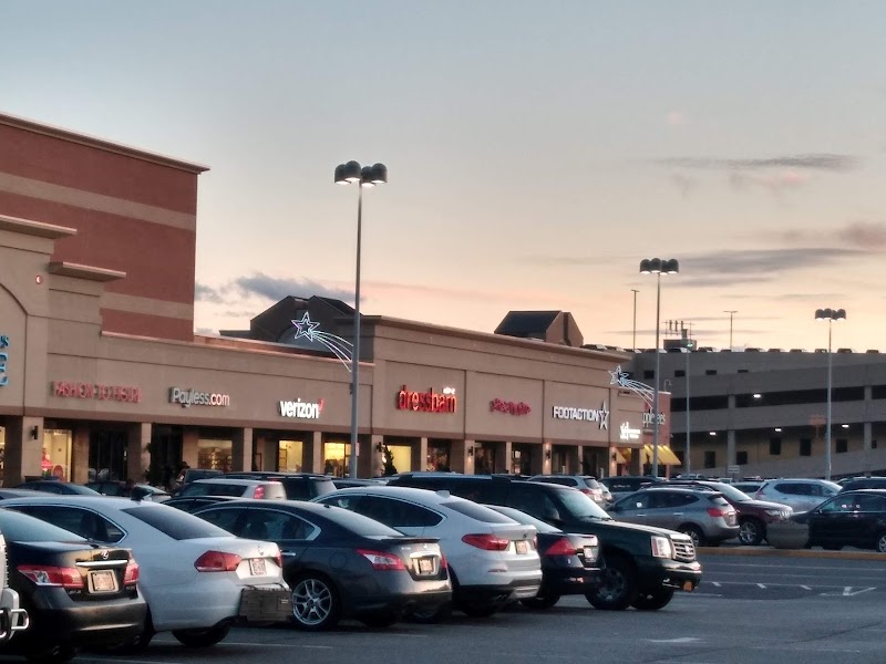 The Mall at Bay Plaza