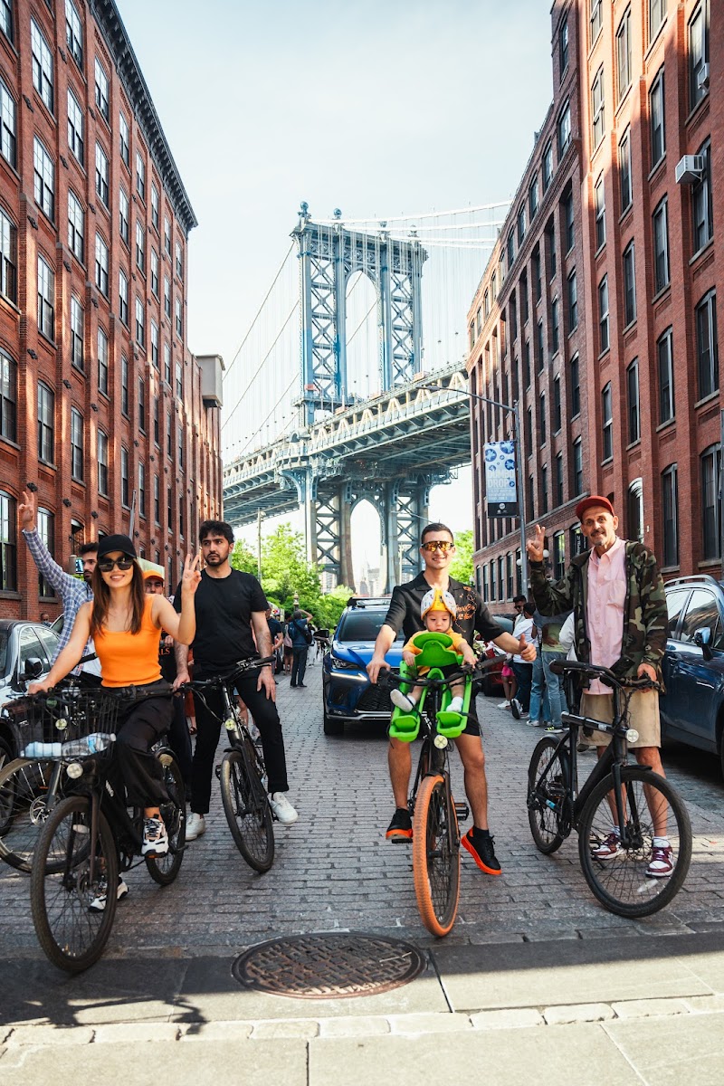 Fancy Apple Bike & Scooter Rentals and Tours at Brooklyn Bridge